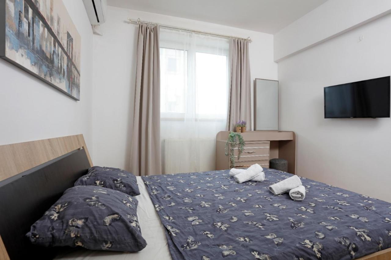 Rico'S 3 Bedroom City Center Apartment Bucarest Exterior foto