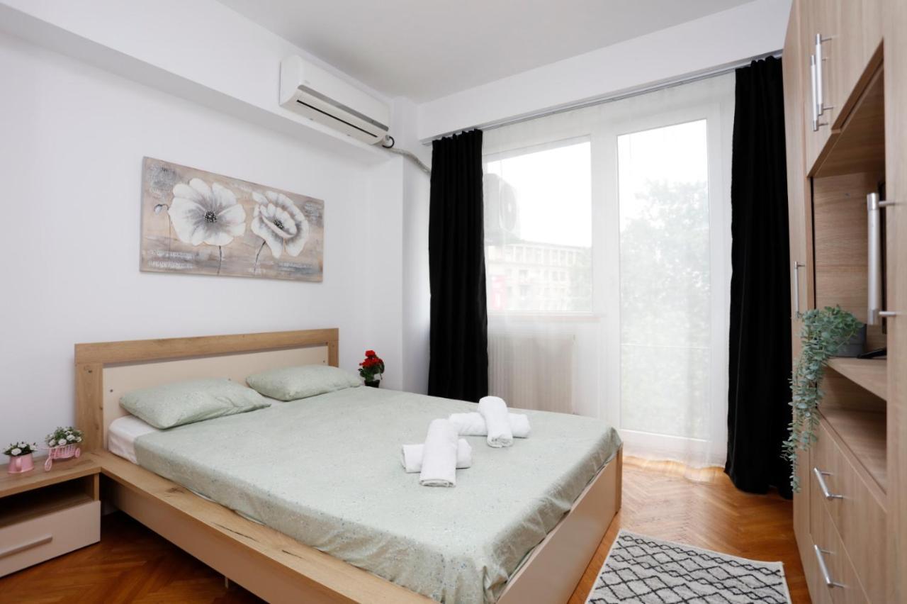 Rico'S 3 Bedroom City Center Apartment Bucarest Exterior foto