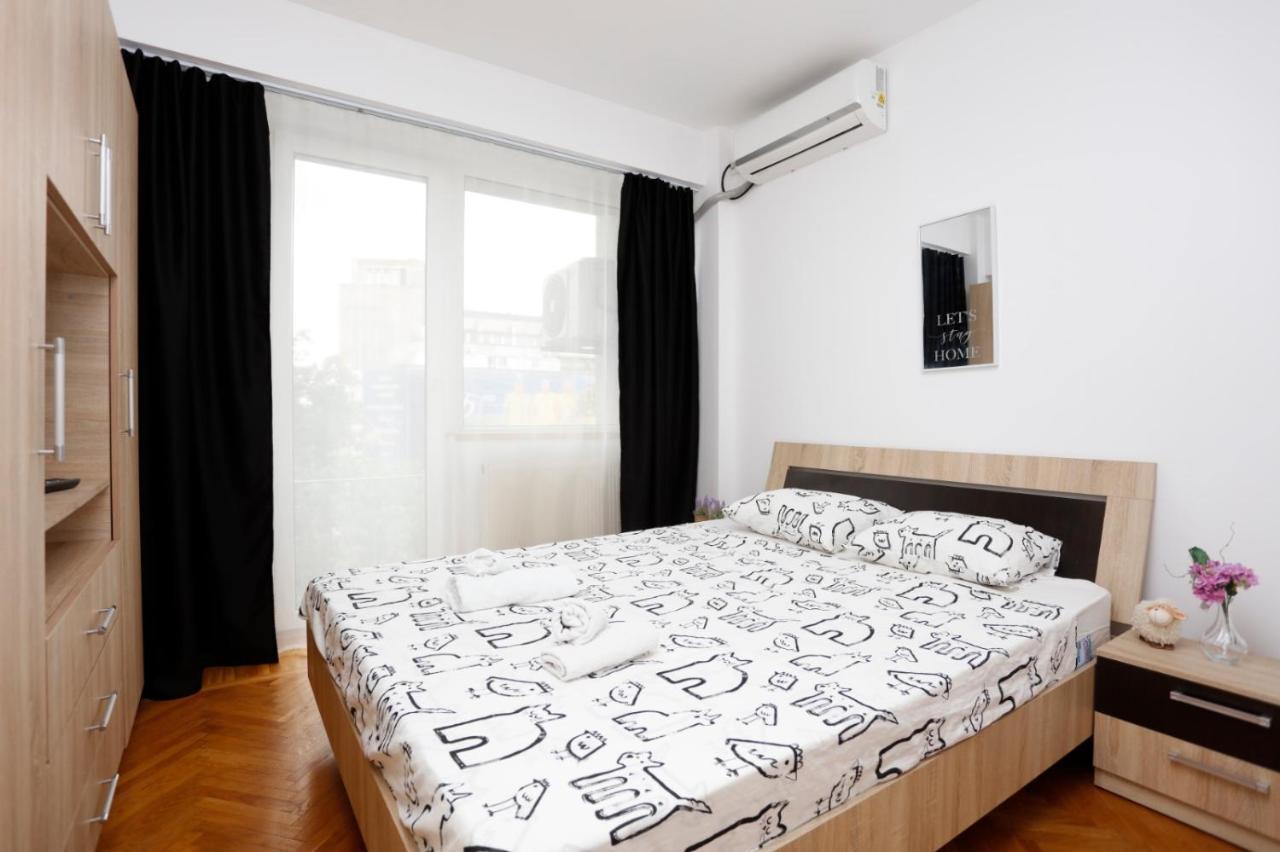 Rico'S 3 Bedroom City Center Apartment Bucarest Exterior foto
