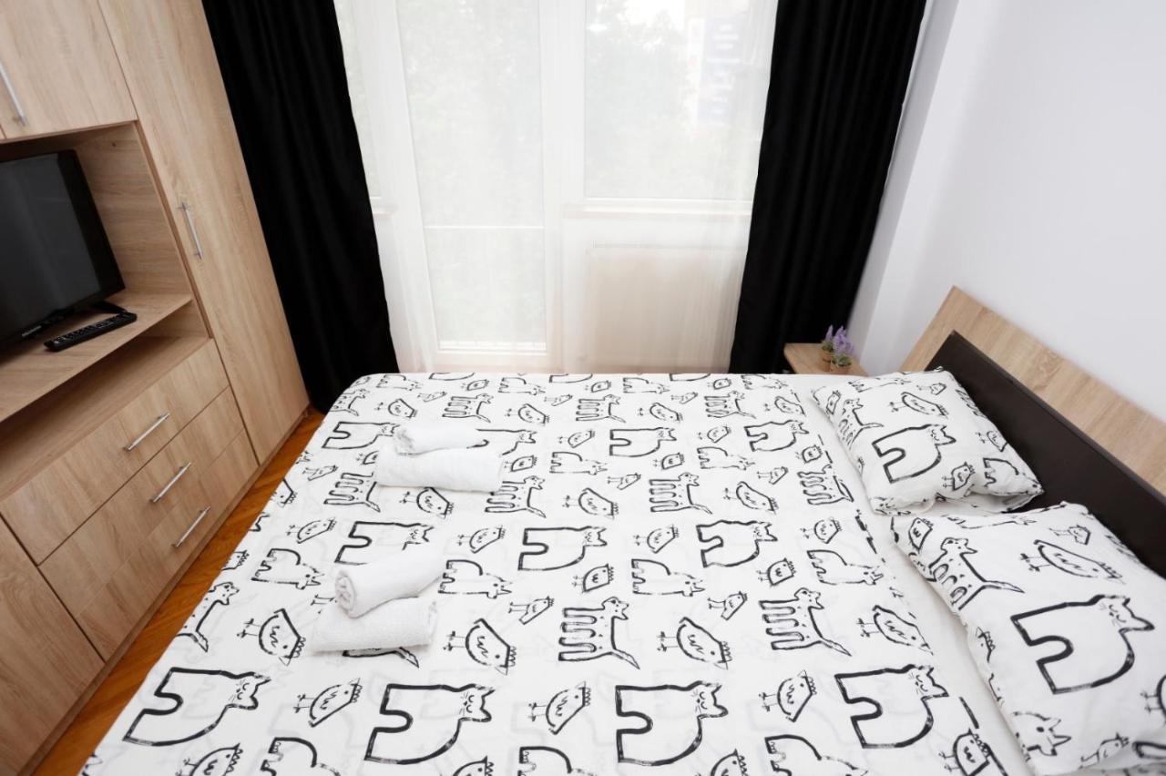 Rico'S 3 Bedroom City Center Apartment Bucarest Exterior foto